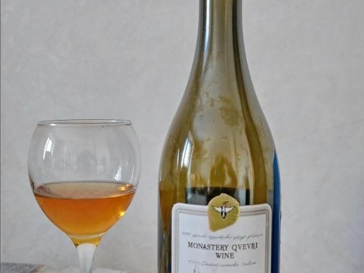 Georgian qvevri-fermented amber wine