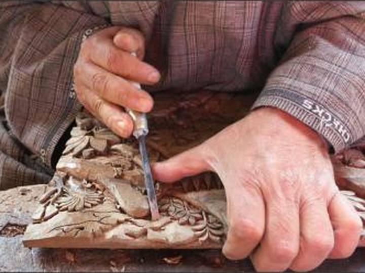 Kashmiri walnut wood hand-carved decor